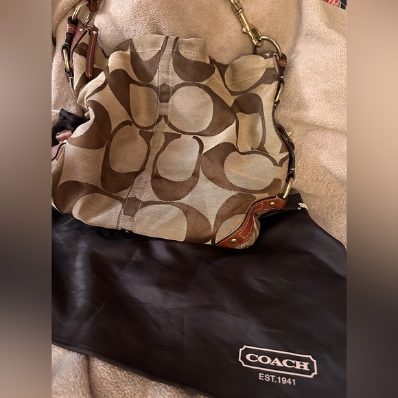 Coach Large Signature Hobo Bag - Picture 4 of 9